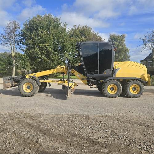 New Holland F 106.7A - Niveleuse: photos 4 New Holland F 106.7A - Niveleuse: photos 4