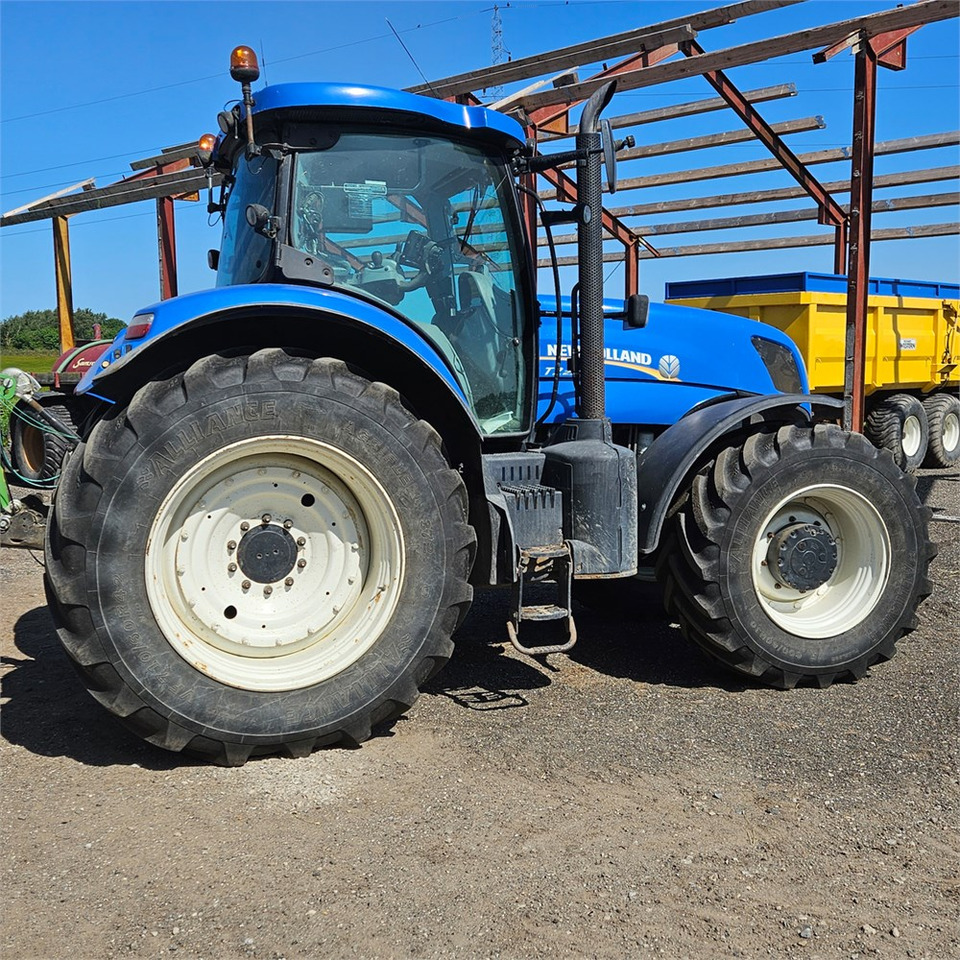 New Holland T7.235 Power Command - Tracteur agricole: photos 3 New Holland T7.235 Power Command - Tracteur agricole: photos 3