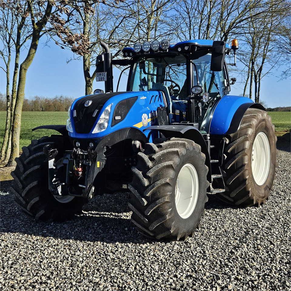 New Holland T7.270 - Tracteur agricole: photos 4 New Holland T7.270 - Tracteur agricole: photos 4