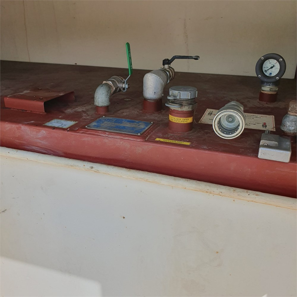 Roug A/S 2000 liter - Cuve de stockage: photos 4 Roug A/S 2000 liter - Cuve de stockage: photos 4