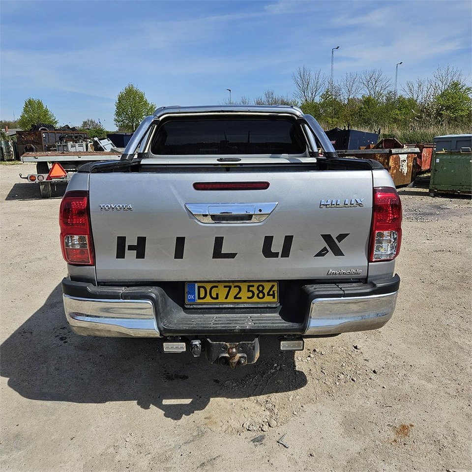 Toyota Hillux - Pick-up: photos 4 Toyota Hillux - Pick-up: photos 4