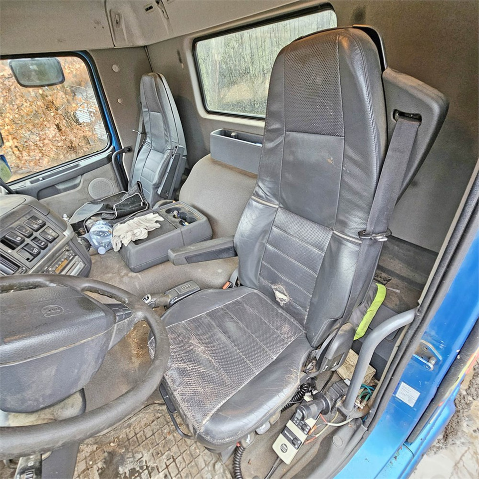 Camion ampliroll Volvo 420: photos 10