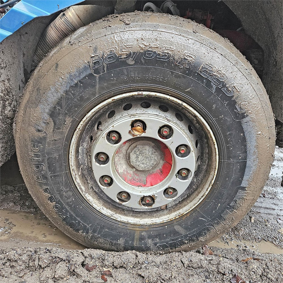 Camion ampliroll Volvo 420: photos 32