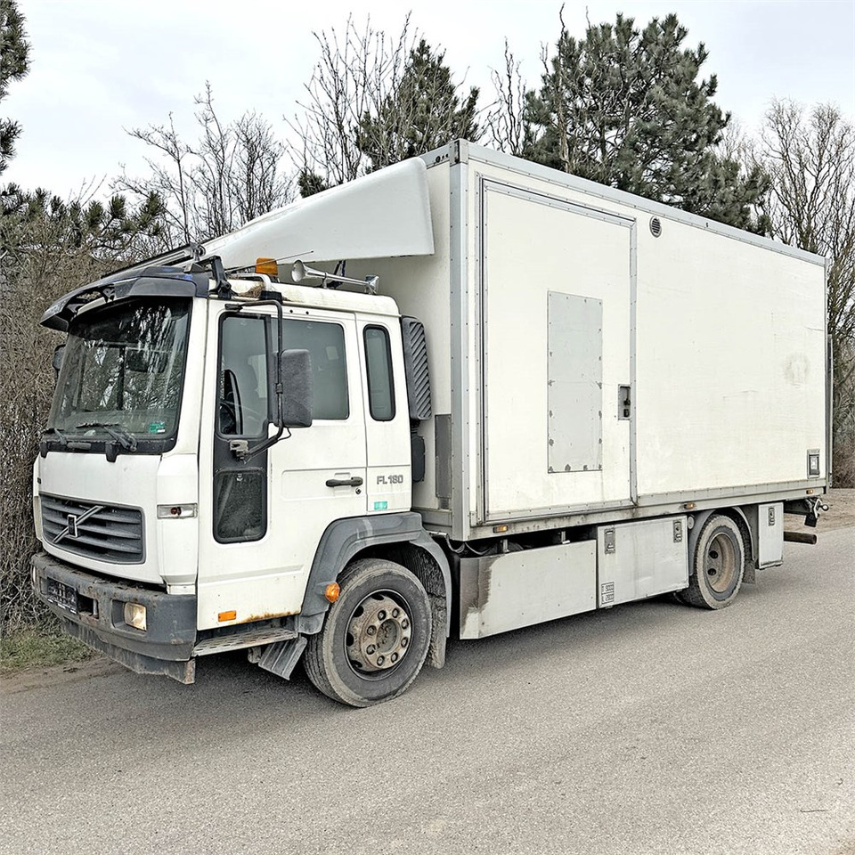 Volvo F180 FL 9L - Camion fourgon: photos 1 Volvo F180 FL 9L - Camion fourgon: photos 1