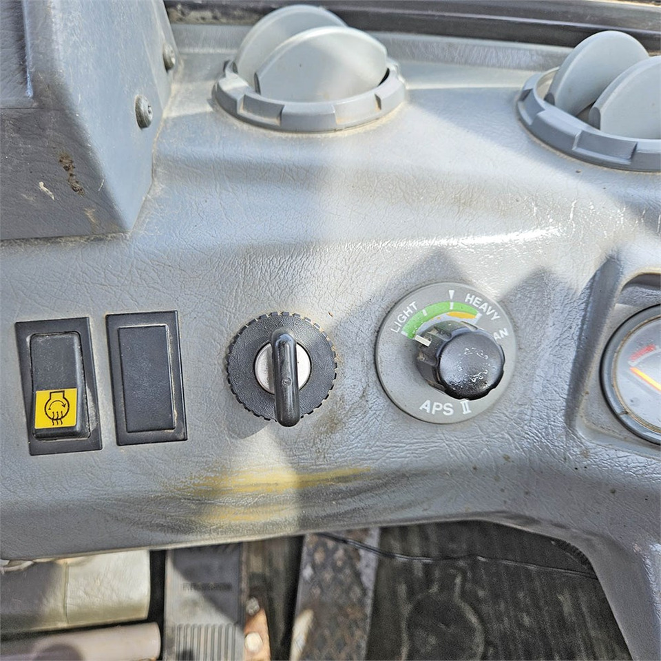 Chargeuse sur pneus Volvo L90C: photos 19