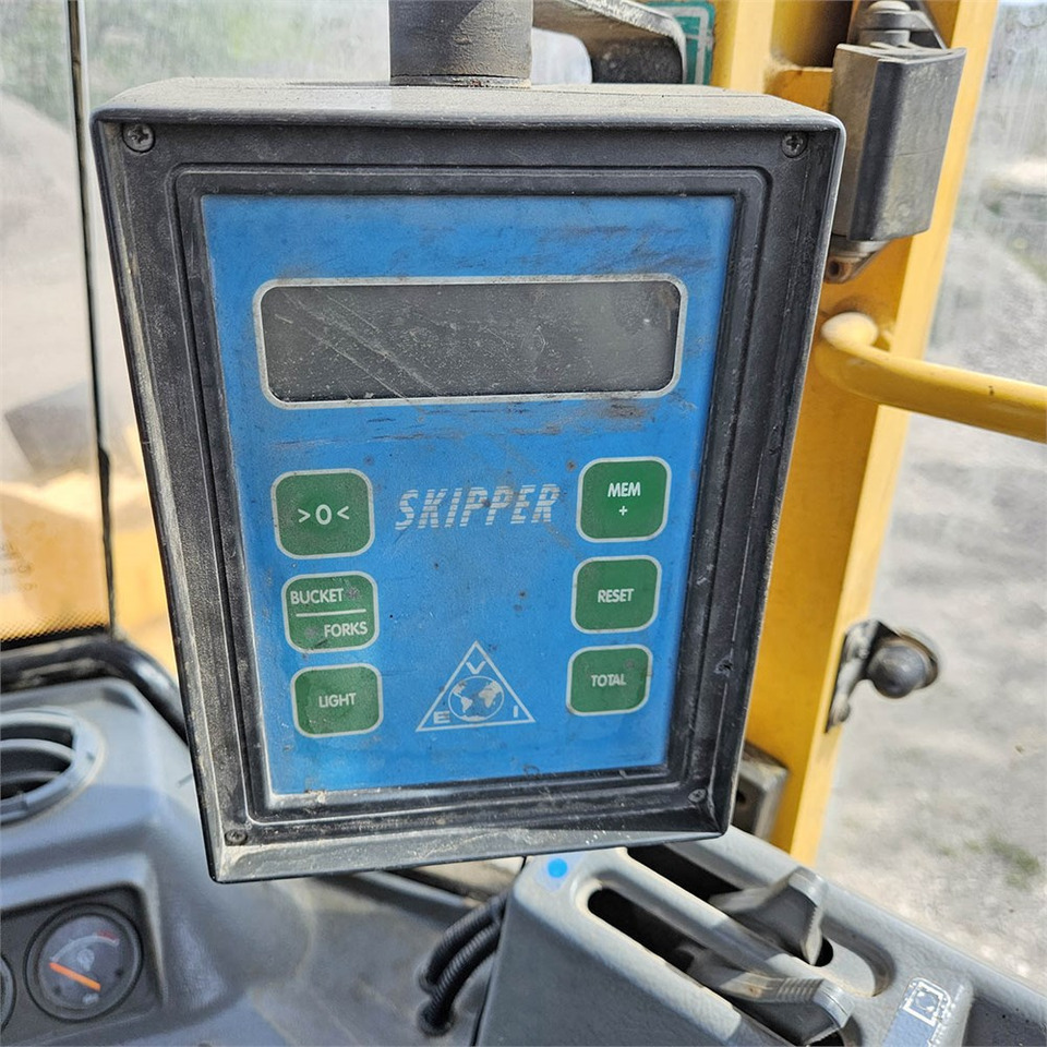 Chargeuse sur pneus Volvo L90C: photos 14