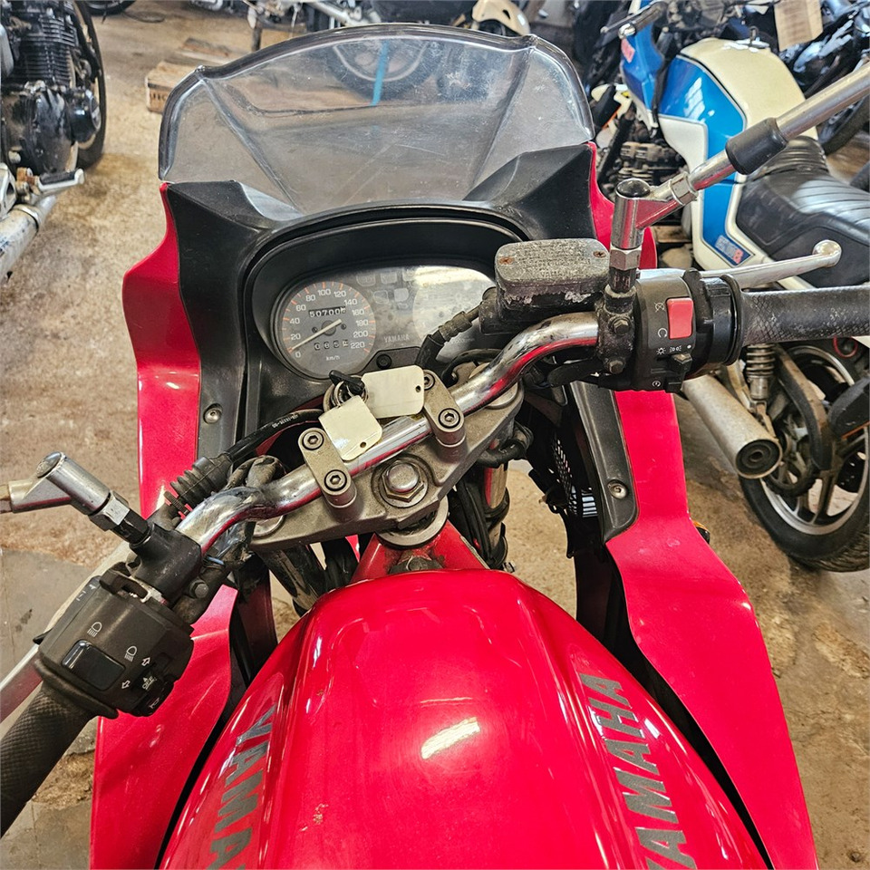 Motocyclette Yamaha XJ600 Diversion: photos 10