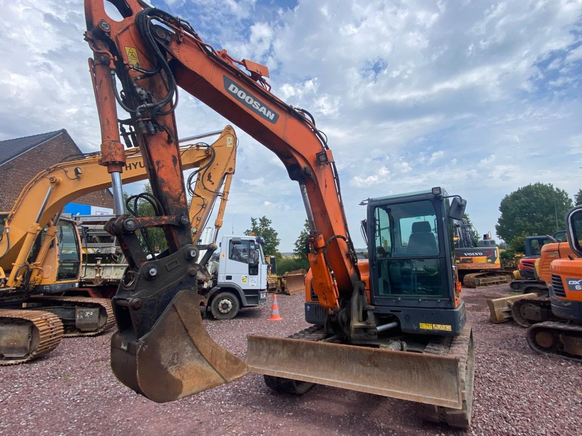 Doosan DX 85R-3 - Mini pelle: photos 3 Doosan DX 85R-3 - Mini pelle: photos 3