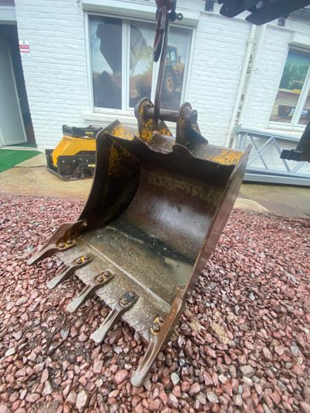 JCB LOT 3 GODETS CURAGE ET TERRASSEMENT 1M50/80CM/60CM - Godet pour pelle pour Engins de chantier: photos 4 JCB LOT 3 GODETS CURAGE ET TERRASSEMENT 1M50/80CM/60CM - Godet pour pelle pour Engins de chantier: photos 4
