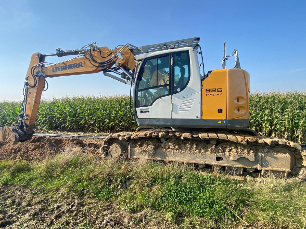 Liebherr R 926 COMPACT - Pelle sur chenille: photos 1 Liebherr R 926 COMPACT - Pelle sur chenille: photos 1