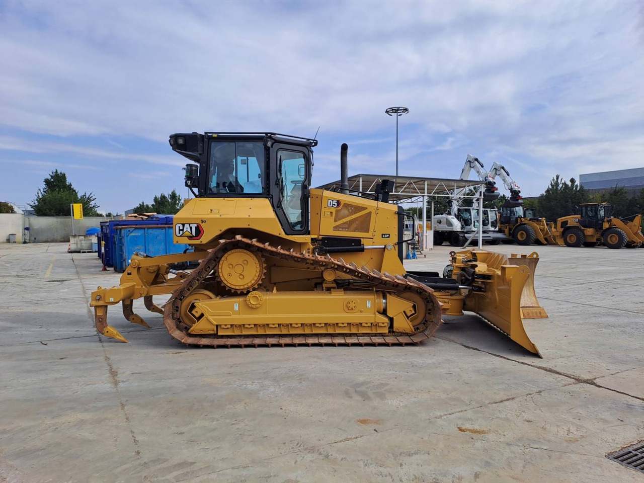 CAT D5 - Bulldozer: photos 5 CAT D5 - Bulldozer: photos 5