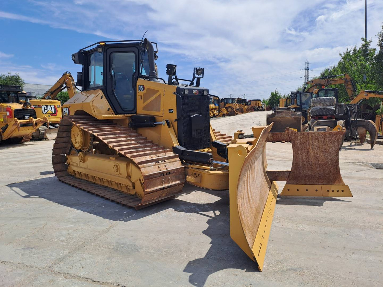 CAT D5 - Bulldozer: photos 2 CAT D5 - Bulldozer: photos 2