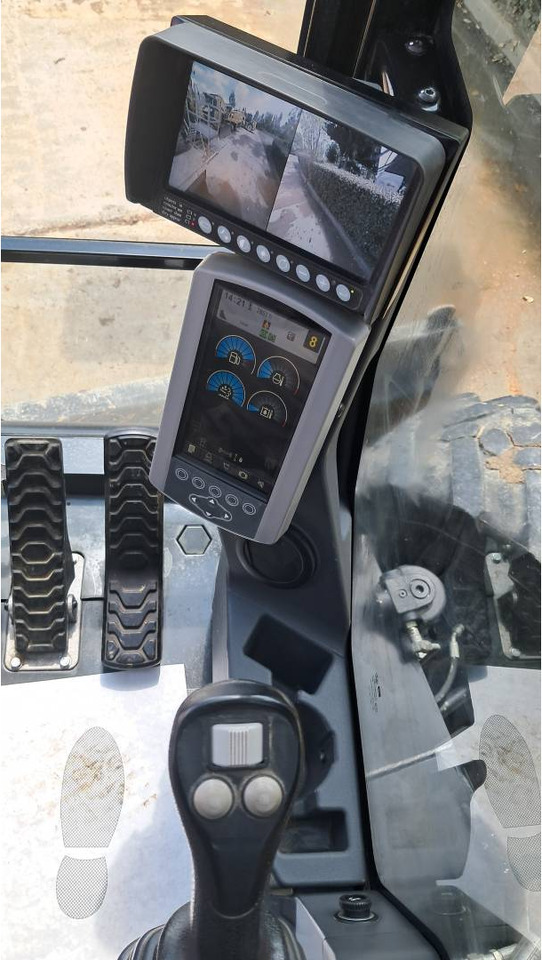 CAT M315F IVC - Pelle sur pneus: photos 5 CAT M315F IVC - Pelle sur pneus: photos 5