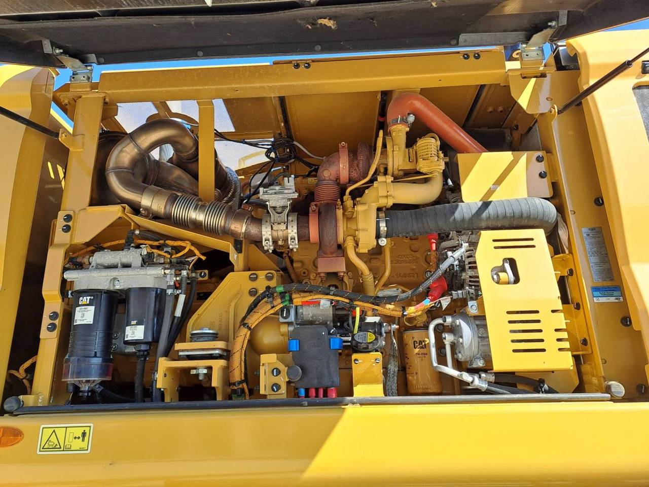 Pelle sur pneus CAT MH3024: photos 14