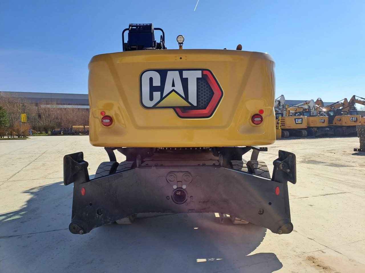 Pelle sur pneus CAT MH3024: photos 7