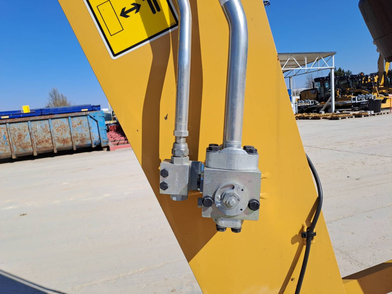 Pelle sur pneus CAT MH3024: photos 20