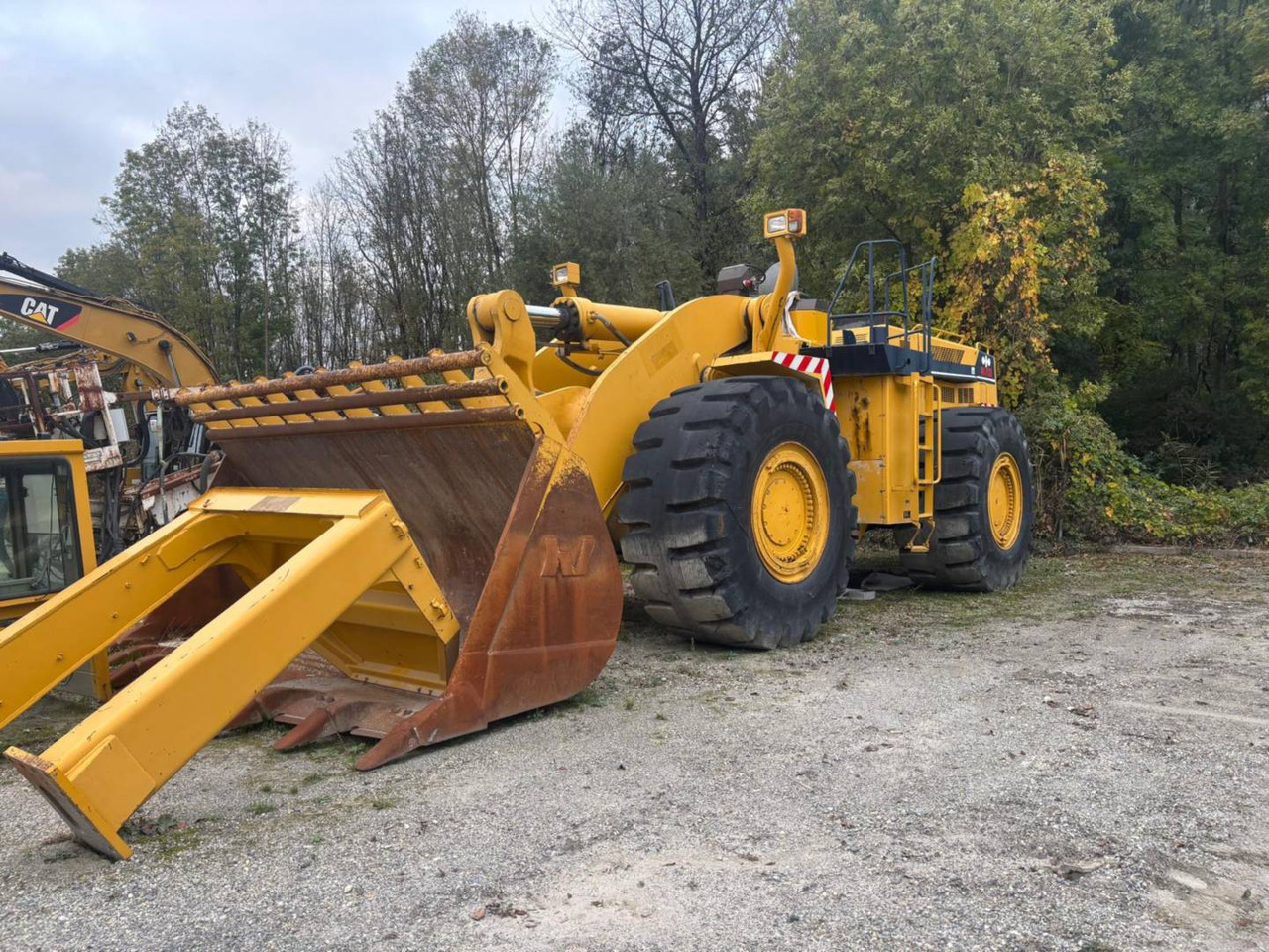 KOMATSU WA700 - Chargeuse sur pneus: photos 1 KOMATSU WA700 - Chargeuse sur pneus: photos 1