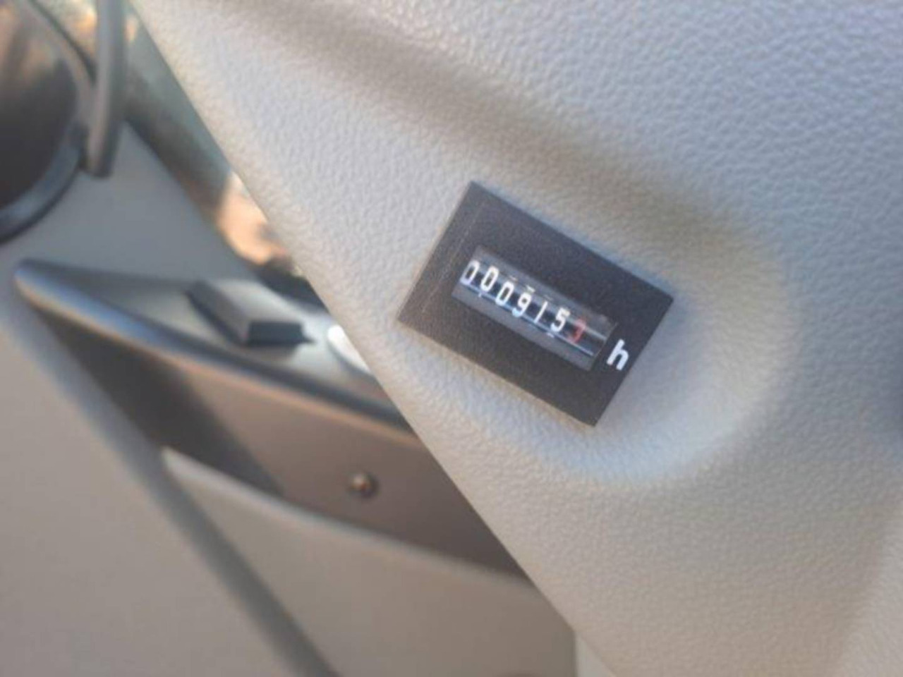 LIEBHERR A913 - Pelle sur pneus: photos 5 LIEBHERR A913 - Pelle sur pneus: photos 5