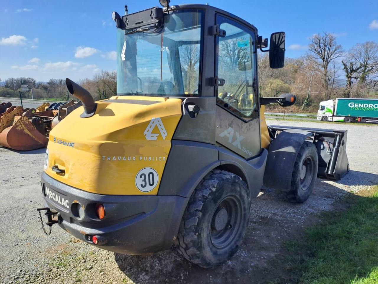 MECALAC AX1000 - Mini chargeuse: photos 3 MECALAC AX1000 - Mini chargeuse: photos 3