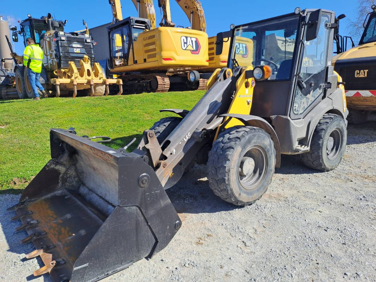 MECALAC AX1000 - Mini chargeuse: photos 1 MECALAC AX1000 - Mini chargeuse: photos 1