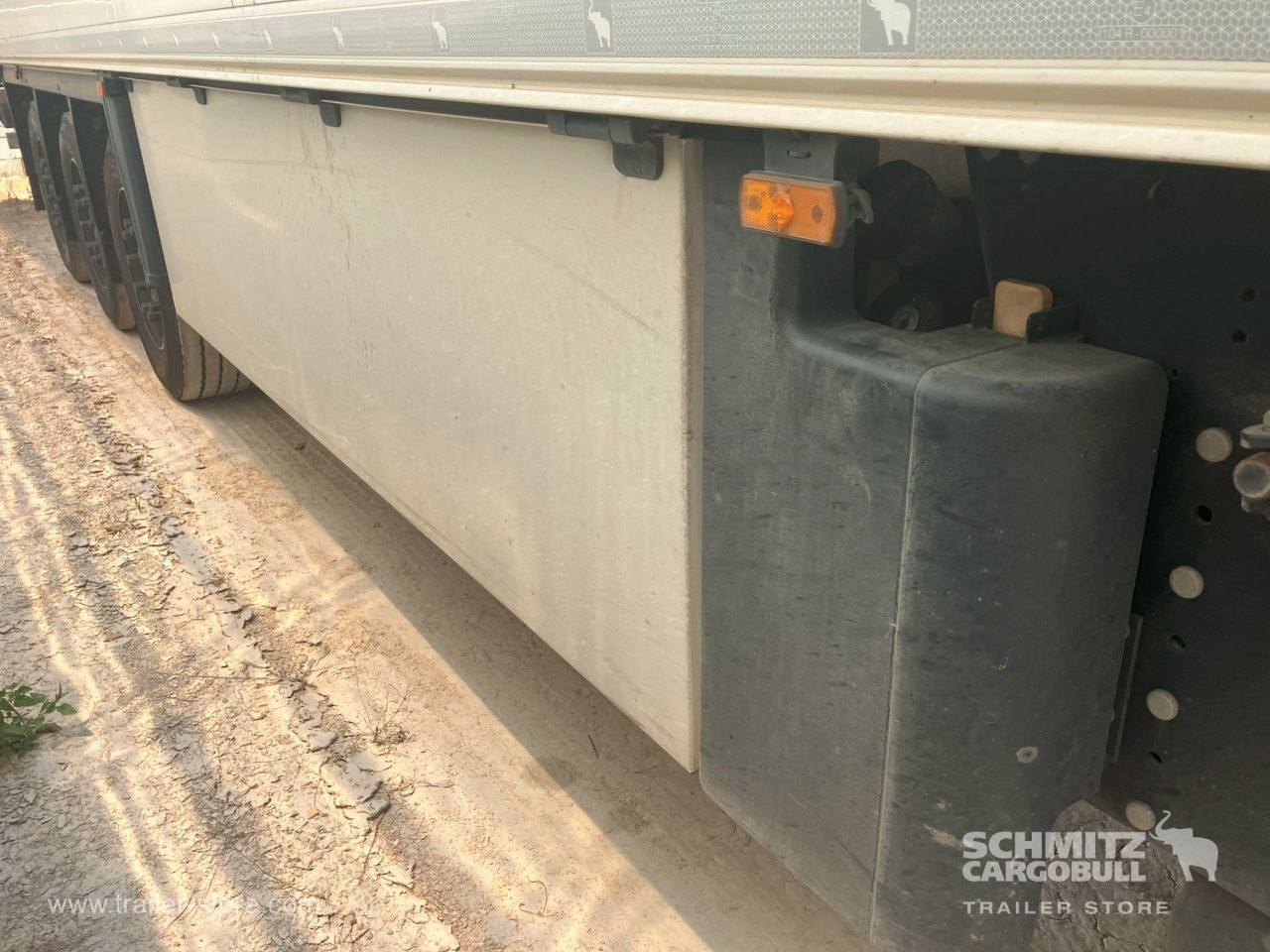 SCHMITZ Semiremolque Frigo Standard Double deck - Semi-remorque isothermique: photos 2 SCHMITZ Semiremolque Frigo Standard Double deck - Semi-remorque isothermique: photos 2