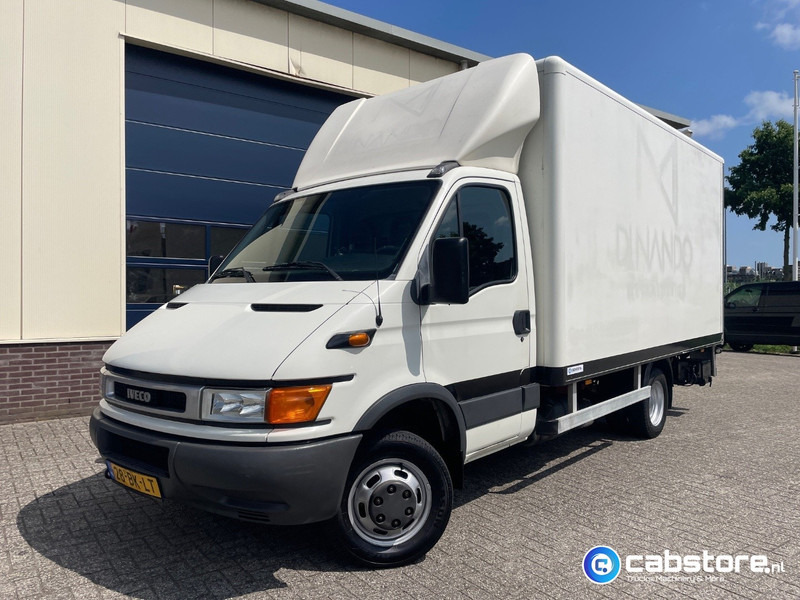 Iveco 40C 40C12 EURO 3 4x2 Bakwagen Euro 3 - Bouwjaar 2003 - APK tot 10-05-2026 -Handgeschakelde versnellingsbak - Fourgon grand volume: photos 2 Iveco 40C 40C12 EURO 3 4x2 Bakwagen Euro 3 - Bouwjaar 2003 - APK tot 10-05-2026 -Handgeschakelde versnellingsbak - Fourgon grand volume: photos 2