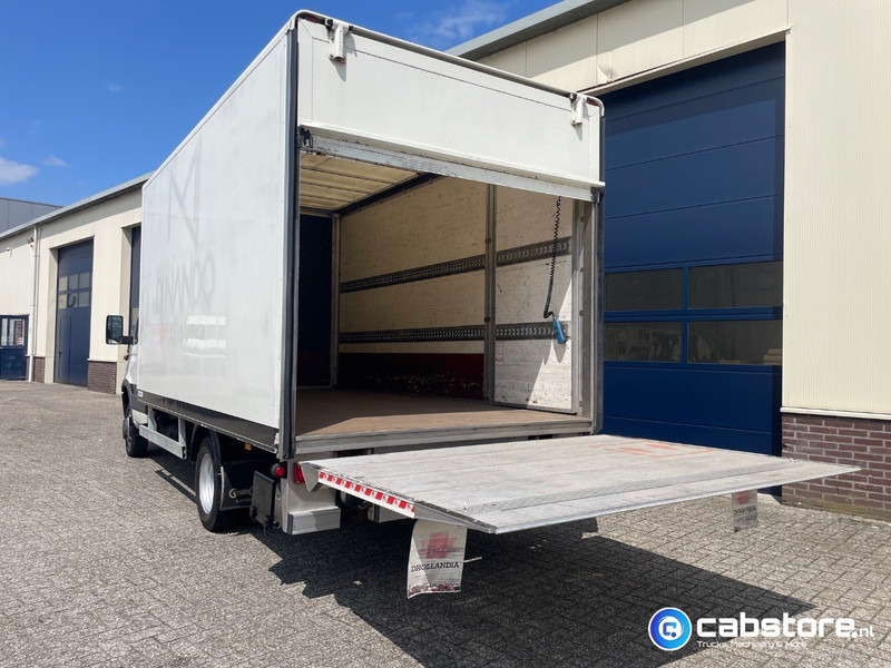 Iveco 40C 40C12 EURO 3 4x2 Bakwagen Euro 3 - Bouwjaar 2003 - APK tot 10-05-2026 -Handgeschakelde versnellingsbak - Fourgon grand volume: photos 4 Iveco 40C 40C12 EURO 3 4x2 Bakwagen Euro 3 - Bouwjaar 2003 - APK tot 10-05-2026 -Handgeschakelde versnellingsbak - Fourgon grand volume: photos 4
