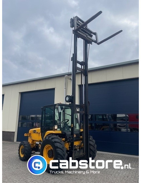 JCB 930 Off-Road forklift - Ruwterrein heftruck -Bouwjaar 2008 - 4x4 - 4WD - Side shift - Vorkverstelling - 550 cm hefhoogte - Chariot tout terrain: photos 4 JCB 930 Off-Road forklift - Ruwterrein heftruck -Bouwjaar 2008 - 4x4 - 4WD - Side shift - Vorkverstelling - 550 cm hefhoogte - Chariot tout terrain: photos 4