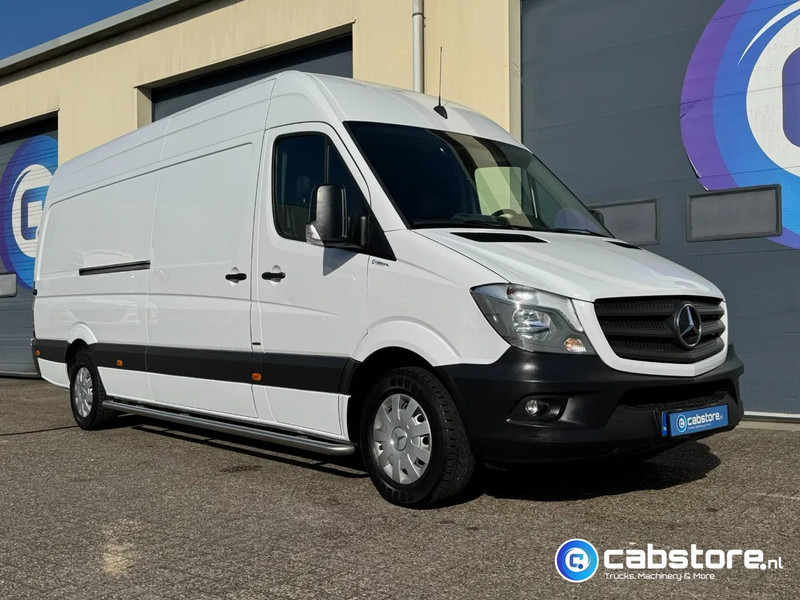 Mercedes-Benz Sprinter 316 CDI L3/H2 316 CDI Euro 5 - L3/H2 - Automaat - Geïntegreerde rijplaten in vloer - Bearlock - Year 2015 - Nieuwe banden - Fourgon utilitaire: photos 2 Mercedes-Benz Sprinter 316 CDI L3/H2 316 CDI Euro 5 - L3/H2 - Automaat - Geïntegreerde rijplaten in vloer - Bearlock - Year 2015 - Nieuwe banden - Fourgon utilitaire: photos 2