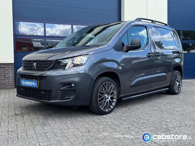 Peugeot Partner 1.5 Blue HDI Asphalt Euro 6 - Gesloten bestelwagen - Bouwjaar 2021 - Km 45.128 !! - Luxe uitvoering - Zeer mooi !! - Fourgonnette: photos 1 Peugeot Partner 1.5 Blue HDI Asphalt Euro 6 - Gesloten bestelwagen - Bouwjaar 2021 - Km 45.128 !! - Luxe uitvoering - Zeer mooi !! - Fourgonnette: photos 1
