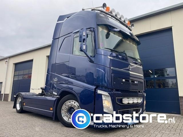 Volvo FH 500 4x2 Euro 6 - MEGA - Pneumatische Hefschotel - Bouwjaar 08-2018 - VEB+ Brake - Full Air - Globetrotter XL- NL Truck!! - Tracteur routier: photos 1 Volvo FH 500 4x2 Euro 6 - MEGA - Pneumatische Hefschotel - Bouwjaar 08-2018 - VEB+ Brake - Full Air - Globetrotter XL- NL Truck!! - Tracteur routier: photos 1