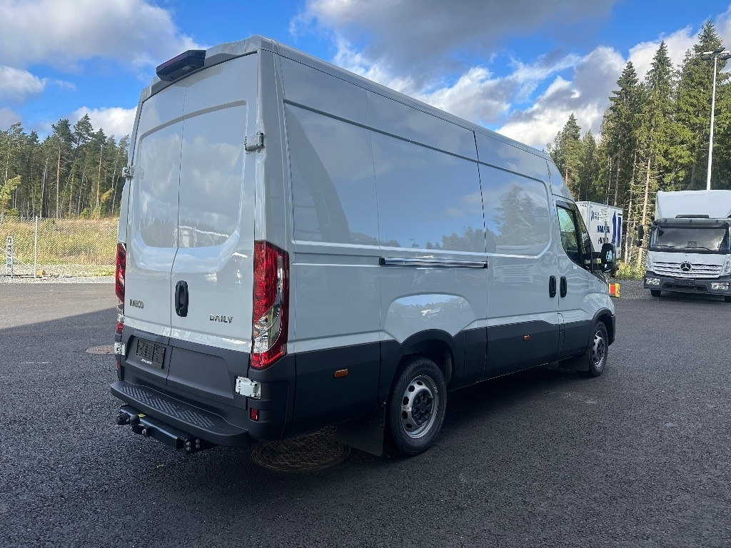 Iveco Daily 35S16A8 12m3 k-auto - Fourgon utilitaire: photos 4 Iveco Daily 35S16A8 12m3 k-auto - Fourgon utilitaire: photos 4