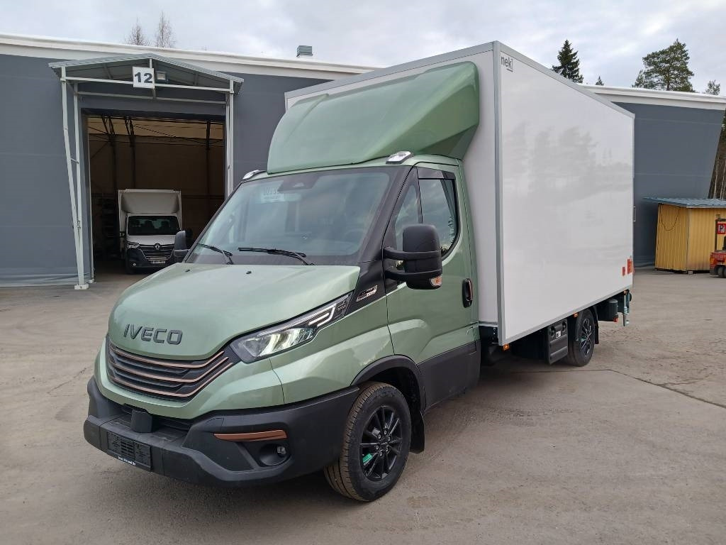 Iveco Daily 35S18A8 - Fourgon utilitaire: photos 1 Iveco Daily 35S18A8 - Fourgon utilitaire: photos 1