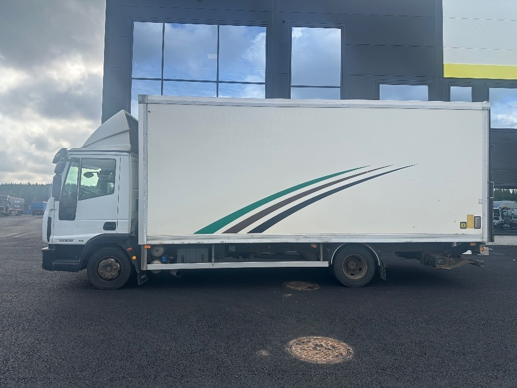 Iveco Eurocargo 100 E22 - Camion fourgon: photos 5 Iveco Eurocargo 100 E22 - Camion fourgon: photos 5