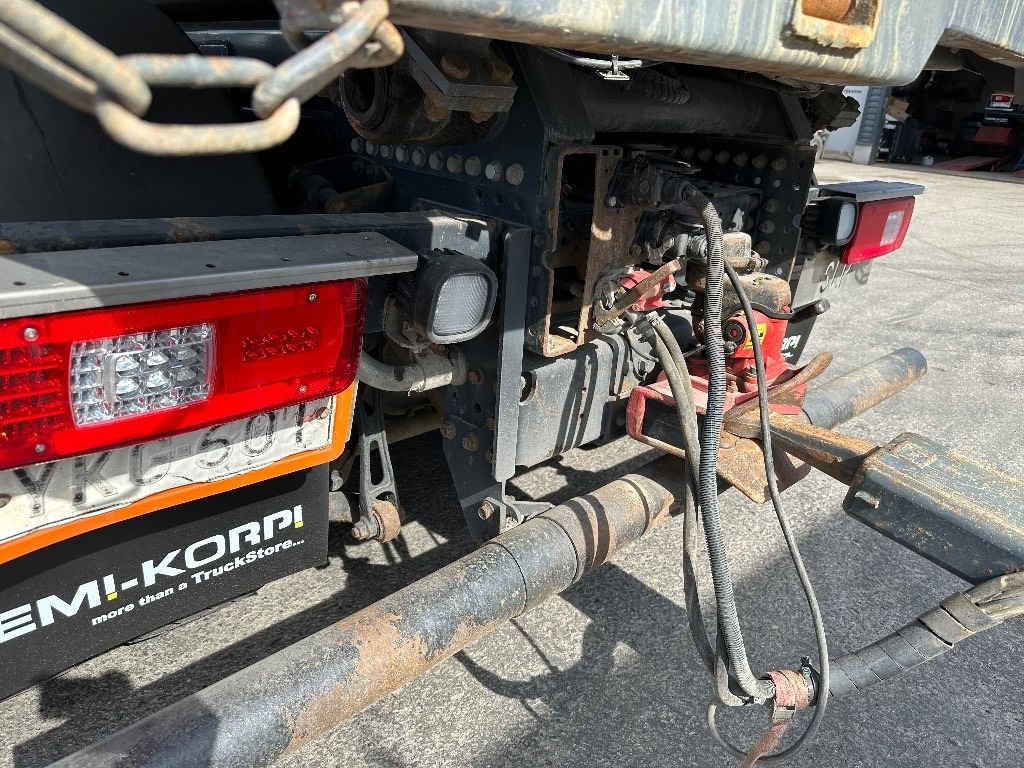 Iveco X-Way AS350S57 8x4 slp 2+2 pv - Camion benne: photos 5 Iveco X-Way AS350S57 8x4 slp 2+2 pv - Camion benne: photos 5
