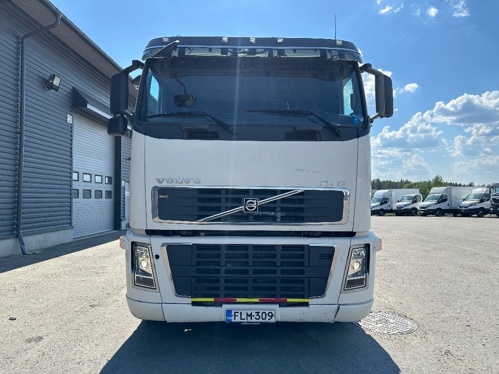 Volvo FH16 540 8x4*4 - Camion - système de câble: photos 2 Volvo FH16 540 8x4*4 - Camion - système de câble: photos 2