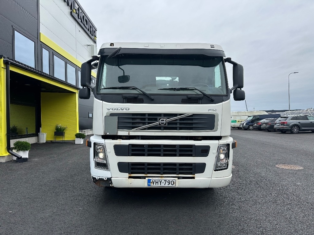 Volvo FM9 4x2 vaijerilaitteilla - Camion multibenne: photos 2 Volvo FM9 4x2 vaijerilaitteilla - Camion multibenne: photos 2