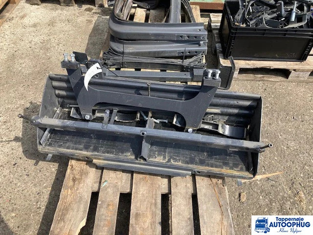 Scania Battery box – Scania 2016256 - Carrosserie et extérieur pour Camion: photos 1 Scania Battery box – Scania 2016256 - Carrosserie et extérieur pour Camion: photos 1