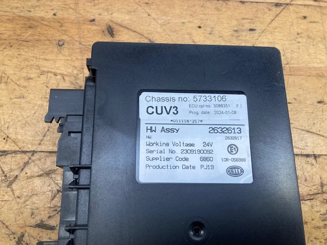 Scania ECU CUV – Scania 3184086 – Scania 3204719 - Bloc de gestion pour Camion: photos 1 Scania ECU CUV – Scania 3184086 – Scania 3204719 - Bloc de gestion pour Camion: photos 1