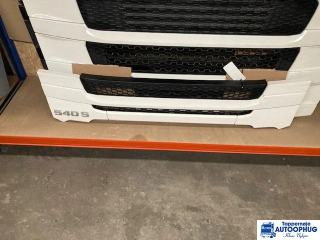 Scania S nederste front grille panel - Carrosserie et extérieur pour Camion: photos 1 Scania S nederste front grille panel - Carrosserie et extérieur pour Camion: photos 1