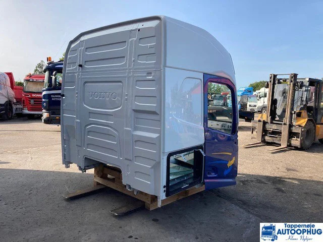 Volvo FH4 førerhus / cabine / CAP HI 215 (Kopier) - Cabine et intérieur pour Camion: photos 2 Volvo FH4 førerhus / cabine / CAP HI 215 (Kopier) - Cabine et intérieur pour Camion: photos 2