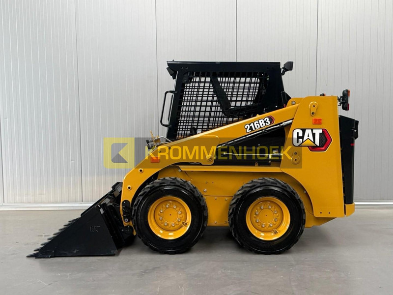 Caterpillar 216 B3 - Mini chargeuse: photos 1 Caterpillar 216 B3 - Mini chargeuse: photos 1