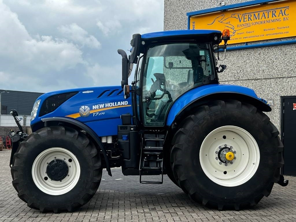 New Holland T7.270 Auto Command, GPS-RTK, frontlinkage + PTO, - Tracteur agricole: photos 2 New Holland T7.270 Auto Command, GPS-RTK, frontlinkage + PTO, - Tracteur agricole: photos 2