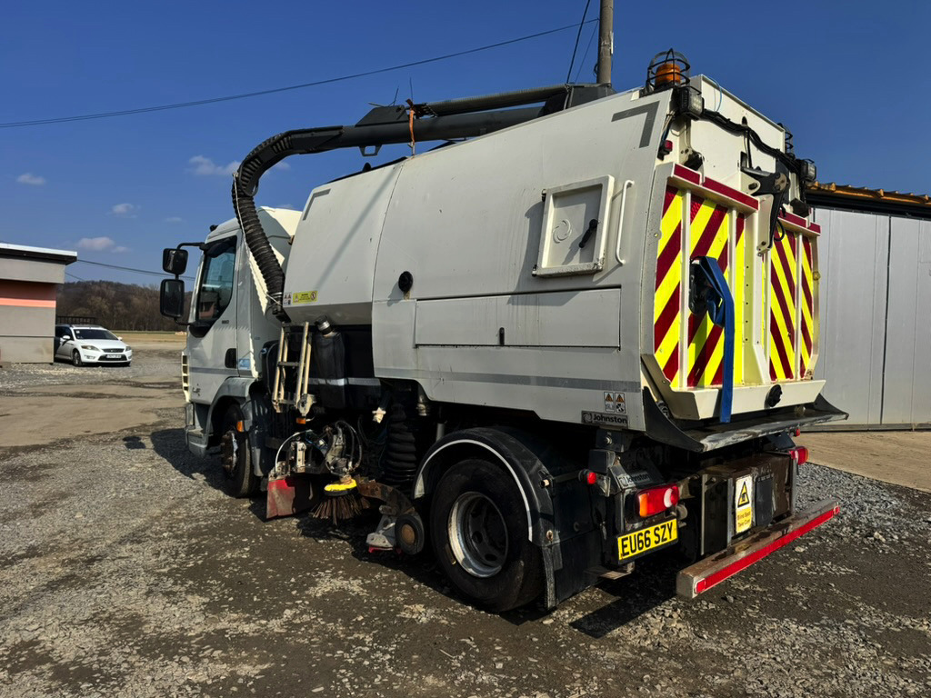 DAF LF180 - Balayeuse de voirie: photos 5 DAF LF180 - Balayeuse de voirie: photos 5