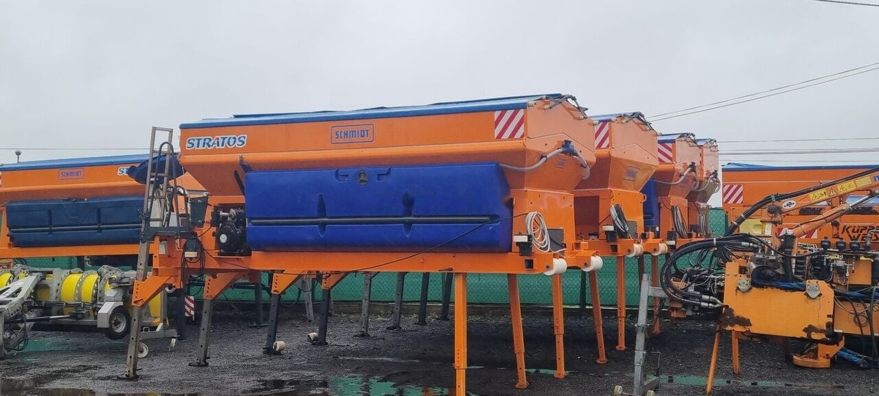Schmidt odnowiona 2022 - Epandeur de sable pour Véhicule de voirie/ Spécial: photos 2 Schmidt odnowiona 2022 - Epandeur de sable pour Véhicule de voirie/ Spécial: photos 2