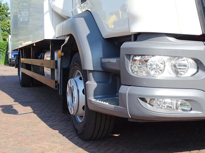 Crédit-bail de DAF LF 260 16 TON SLEEPER BOX 720X250X244 LBW 1.5 T DAF LF 260 16 TON SLEEPER BOX 720X250X244 LBW 1.5 T: photos 11