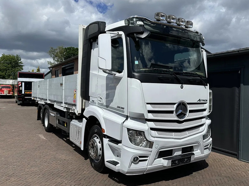 Mercedes-Benz Actros 2636 BDF OPEN LAADBAK CAMERA 380DKM - Camion plateau: photos 1 Mercedes-Benz Actros 2636 BDF OPEN LAADBAK CAMERA 380DKM - Camion plateau: photos 1