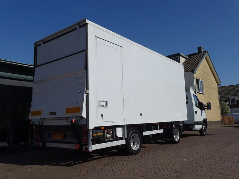 Iveco Daily 35C17 Be combinatie be trekker podium oplegger 3080 KG laadvm. 1.5 Ton Laadklep - Tracteur routier: photos 3 Iveco Daily 35C17 Be combinatie be trekker podium oplegger 3080 KG laadvm. 1.5 Ton Laadklep - Tracteur routier: photos 3