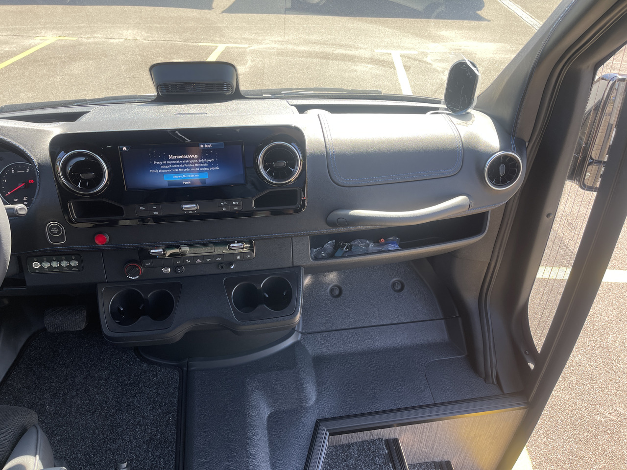 Crédit-bail de MERCEDES-BENZ SPRINTER 519 CDI (MB BUSPERFECT) MERCEDES-BENZ SPRINTER 519 CDI (MB BUSPERFECT): photos 27 Crédit-bail de MERCEDES-BENZ SPRINTER 519 CDI (MB BUSPERFECT) MERCEDES-BENZ SPRINTER 519 CDI (MB BUSPERFECT): photos 27