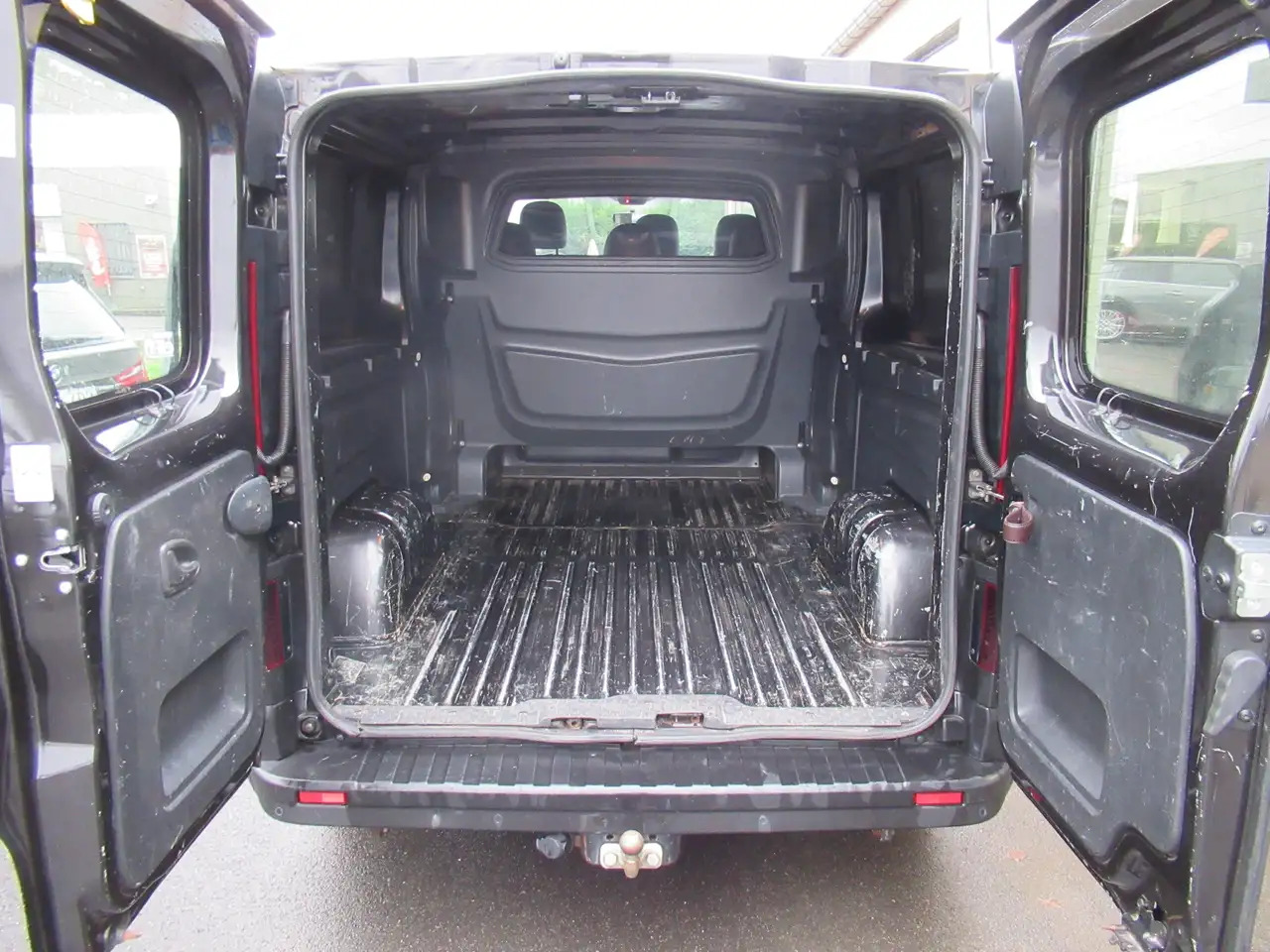 Renault Trafic DBLE CAB L2 AIRCO NAVI CRUISE 14800€+TVA - Utilitaire double cabine: photos 5 Renault Trafic DBLE CAB L2 AIRCO NAVI CRUISE 14800€+TVA - Utilitaire double cabine: photos 5